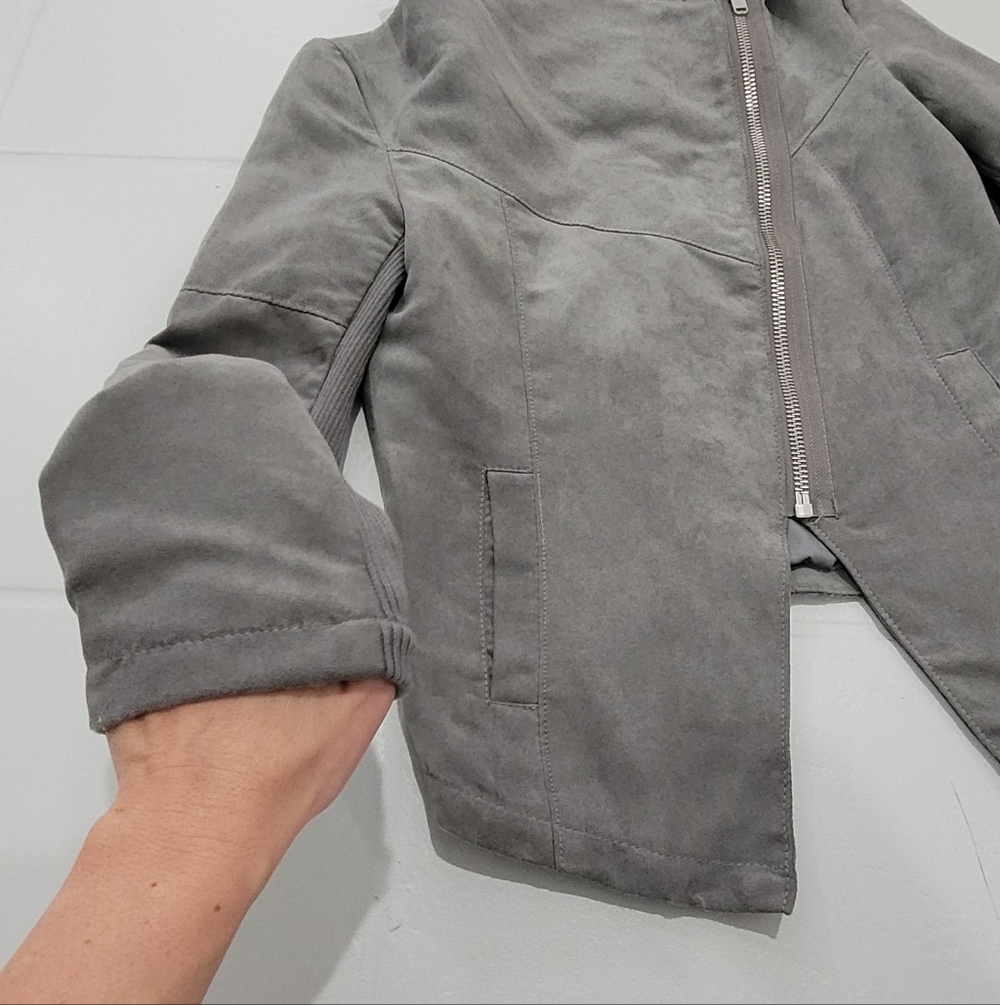 H&M Gray Faux Suede Cropped Biker Style Jacket Off Side Zipper Pockets Size 4 - Picture 5 of 14